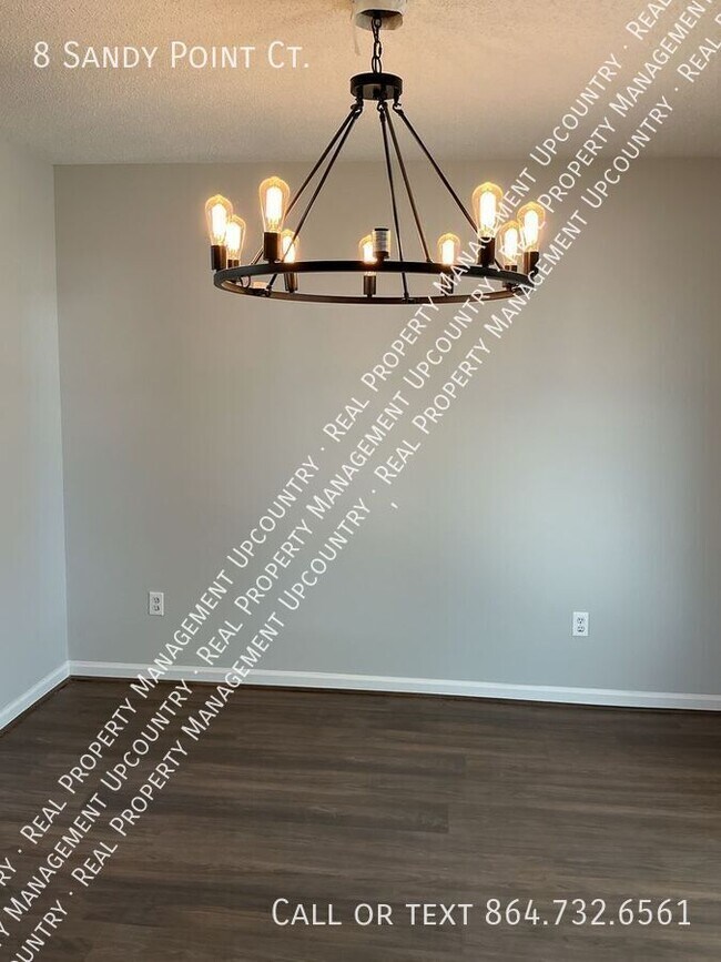 Foto del edificio - 8 Sandy Point Ct