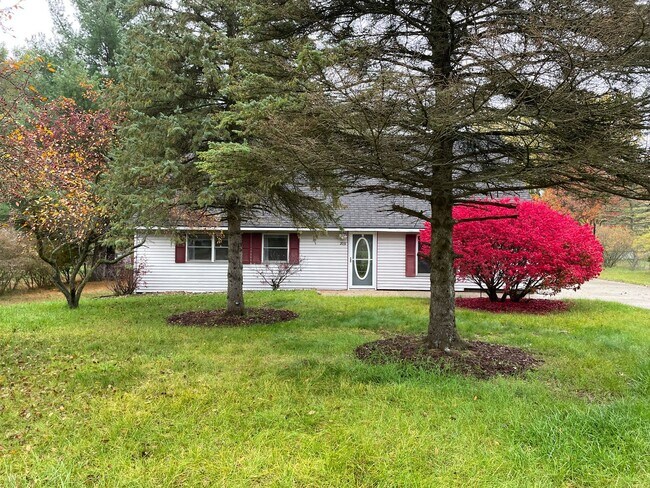 Building Photo - Immediate Move In  3 Bed/2 Bath Forest Hil...