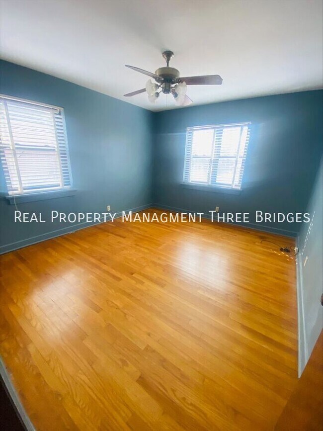Foto del edificio - 3636 Eminence Blvd