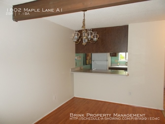 Building Photo - 1802 Maple Ln