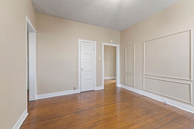 Building Photo - 940 Woodruff Place Middle Dr