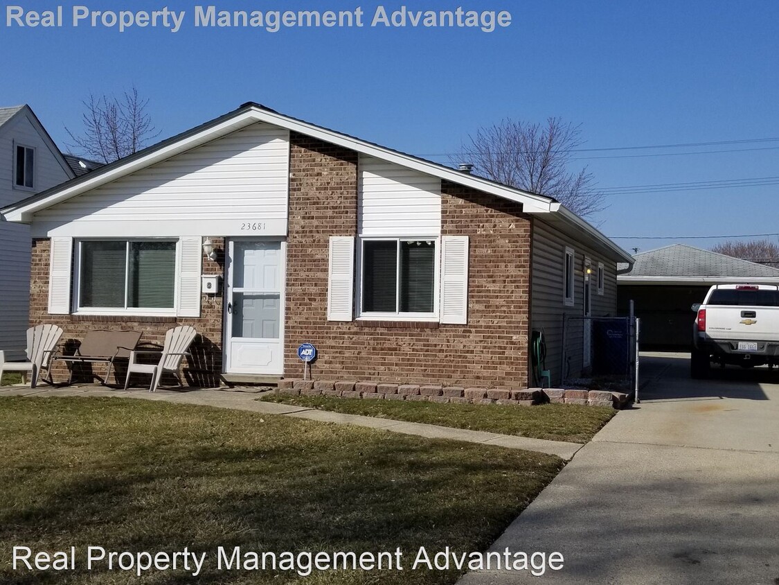 Primary Photo - 3 br, 1 bath House - 23681 Willard Ave.