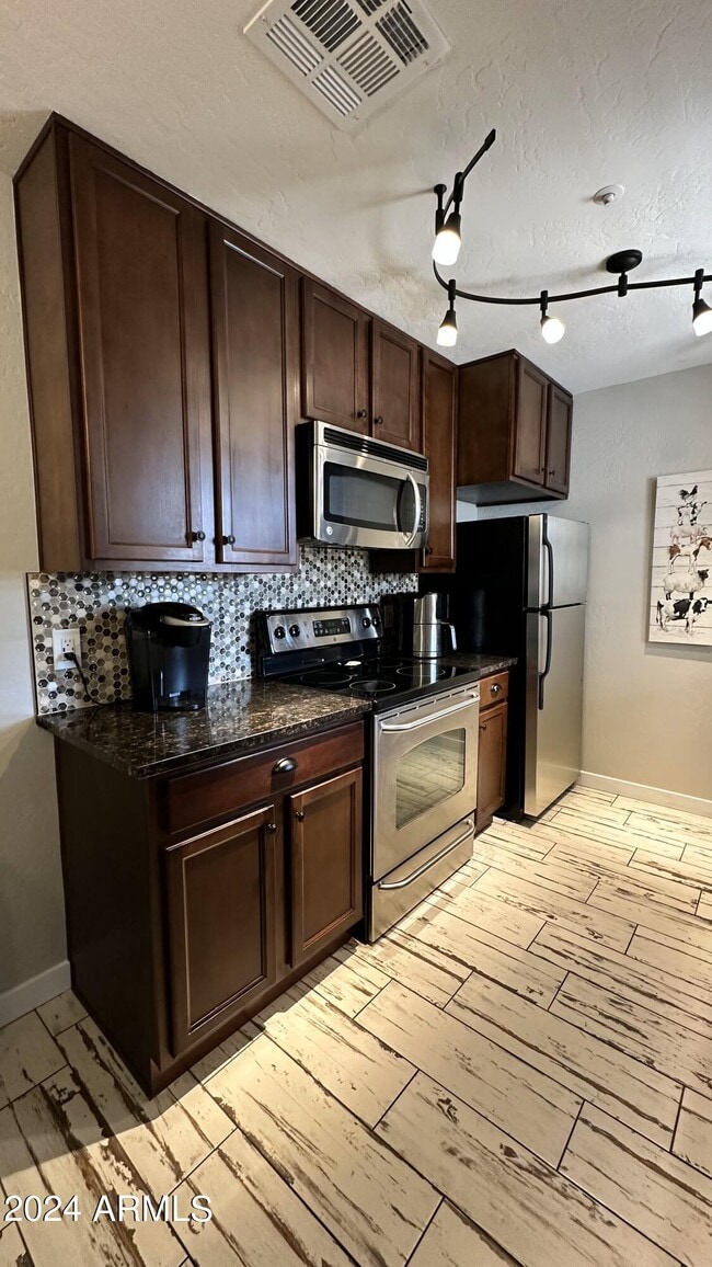 Foto del edificio - 14145 N 92nd St