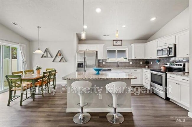 Building Photo - 260 W Waukesha St
