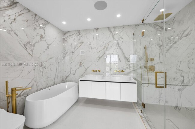 Foto del edificio - 3220 NE 7th St