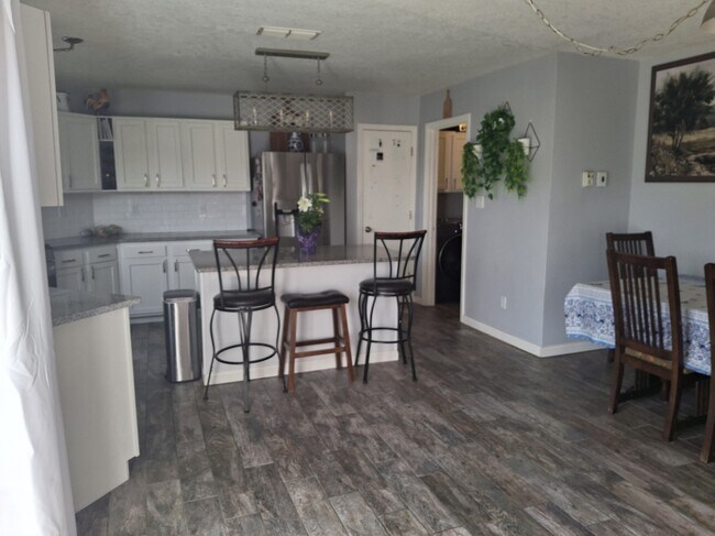 Foto del edificio - 9408 Calico Pl NW