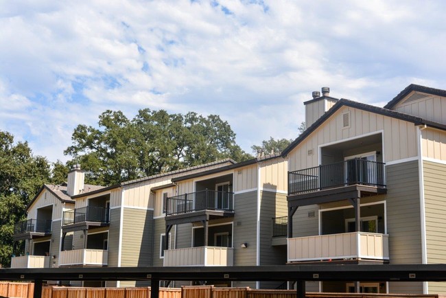 Foto del edificio - Overlook at Blue Ravine