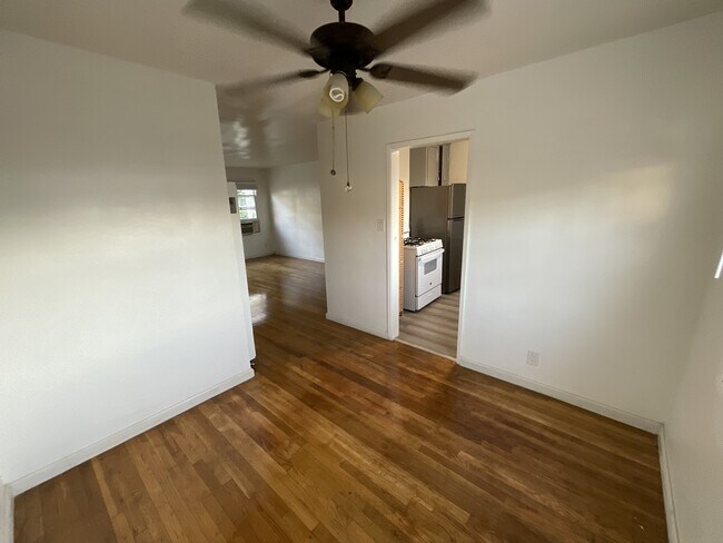 Foto del edificio - 2475 Silver Lake Blvd