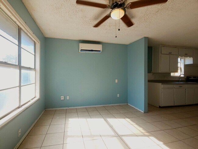 Building Photo - Cozy 2 Bedroom House Near Texas Tech