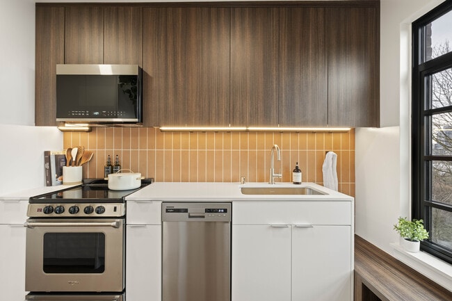 Building Photo - Belroy