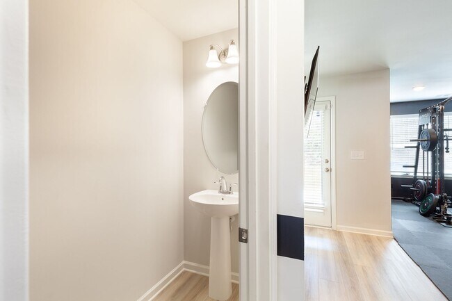Foto del edificio - Newly Constructed 3bd/3.5ba w/ Gym, Min From Airport and Downtown Hapeville!