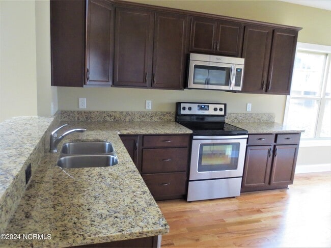 Building Photo - 119 Cypress Cir