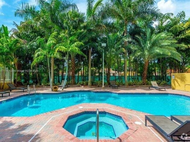 Building Photo - 3500 Coral Way
