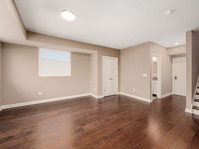 Foto del edificio - Luxury Living at Four X Five Condos