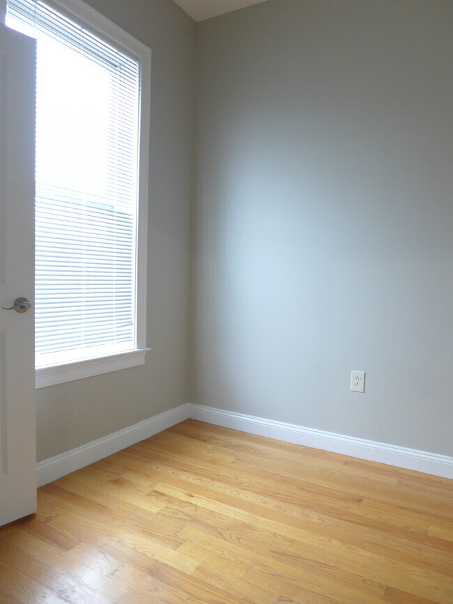 Foto del edificio - 50 Dudley St