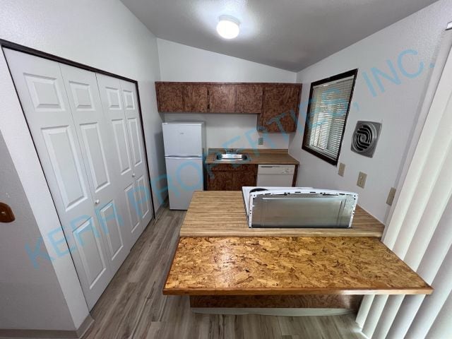 Building Photo - Charming 2-Bedroom Multiplex in Portland w...