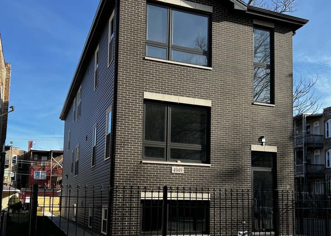 Foto principal - 4949 S Wabash Ave