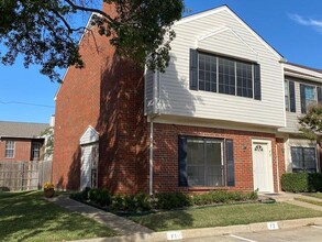 Building Photo - 226 Samuel Blvd