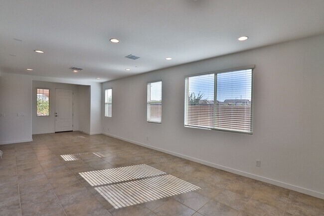 Building Photo - 9205 W Roma Ave