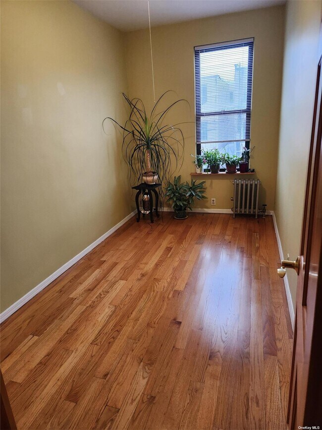 Foto del edificio - 72-34 66th St