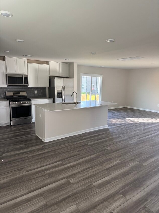 Foto principal - 73 Parkwood Ct
