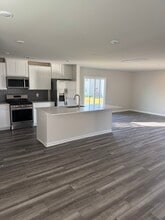 Building Photo - 73 Parkwood Ct