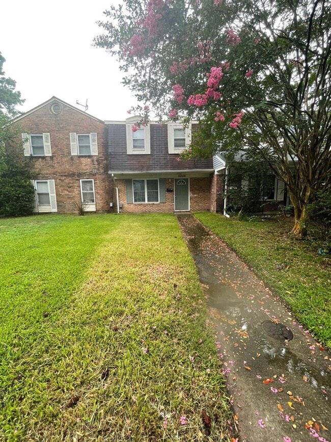 Building Photo - NICE 2 BEDROOM TOWNHOUSE IN LAKE EDWARDS