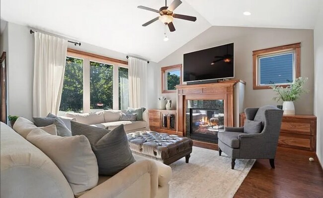 Foto del edificio - 944 Cove Ct NW