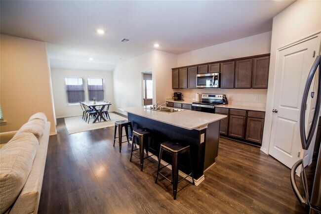Foto del edificio - 103 Whirlway Ln