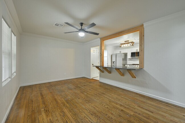 Building Photo - 2525 SW 46th St