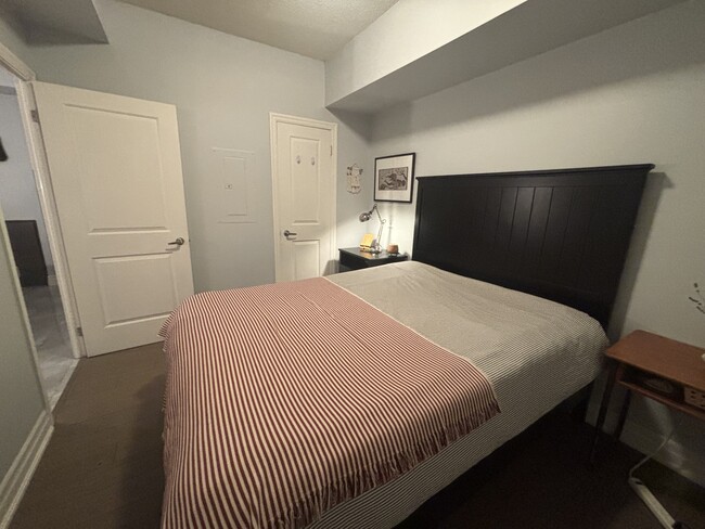 bedroom - 5 Sousa Mendes St