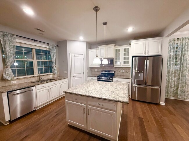 Building Photo - 6000 Fryars Gate Ct