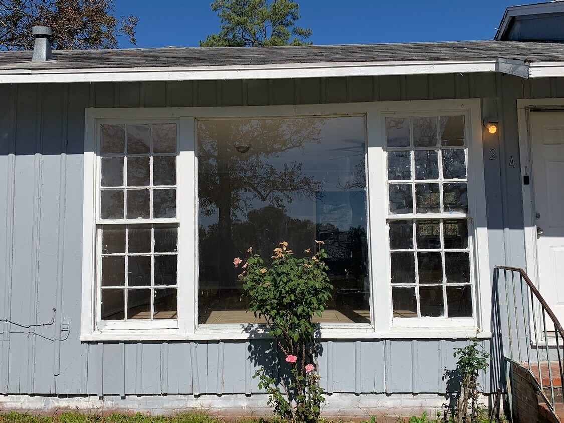 24 E Lutcher Ave, Orange, TX 77630 House Rental in Orange, TX