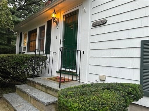 Foto del edificio - 72 Fellsview Rd