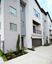 Building Photo - 10806 Warwana Rd