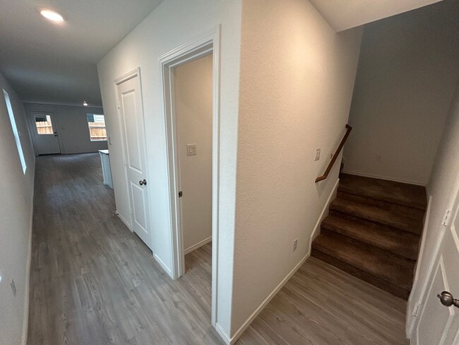 Building Photo - *MOVE IN SPECIAL* Newly Built 2-Story 3 Bedroom Home Near Brooks City Base!