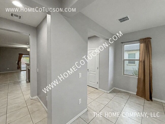 Building Photo - 11675 W Vanderbilt Farms Way