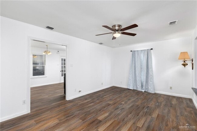 Building Photo - 21 S 6th St