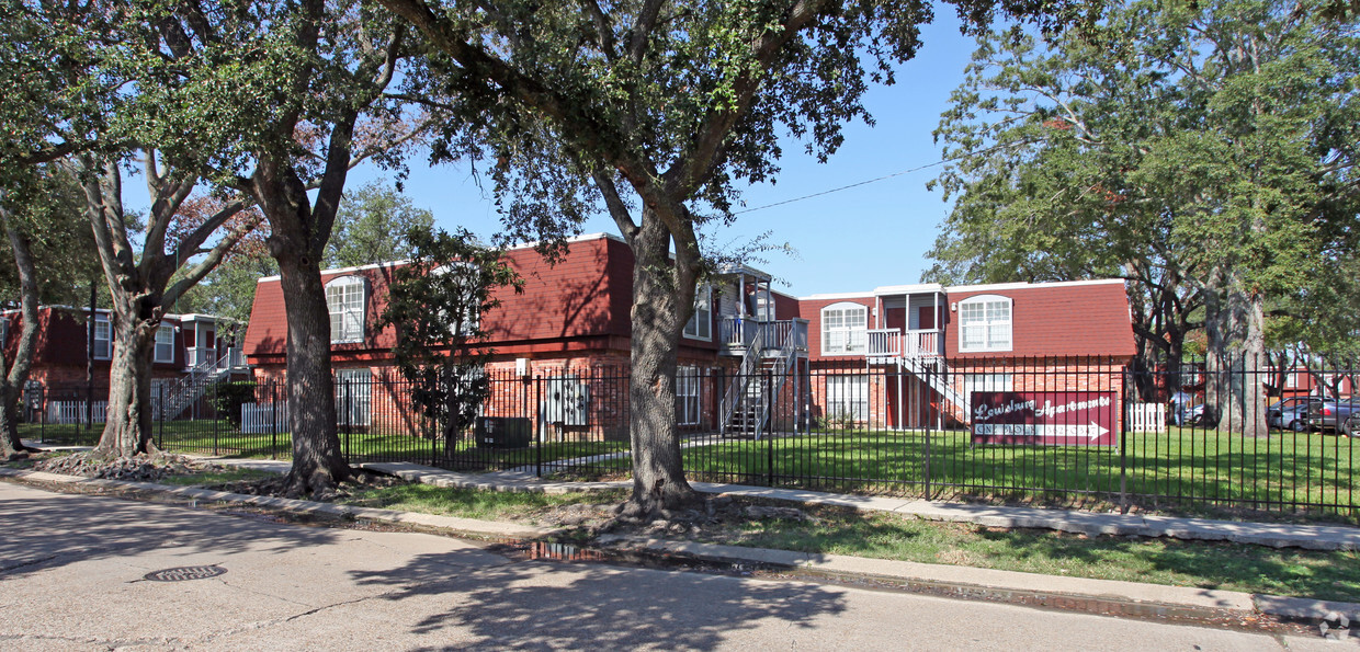 Foto del edificio - Louisburg Square Apartments