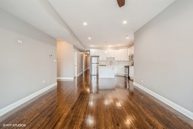 Building Photo - 7215 S Ridgeland Ave