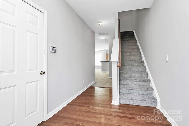 Foto del edificio - 2138 Winthrop Chase Dr