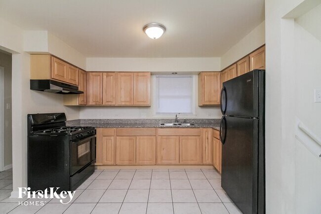 Foto del edificio - 15114 Oak St