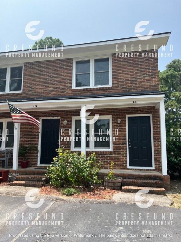 Primary Photo - Spacious & Updated 1 Bed, 1 Bath Apartment