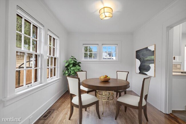 Building Photo - 3 br, 1 bath House - 3025 Meridian St