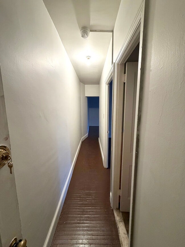 Building Photo - 446 N Duke St