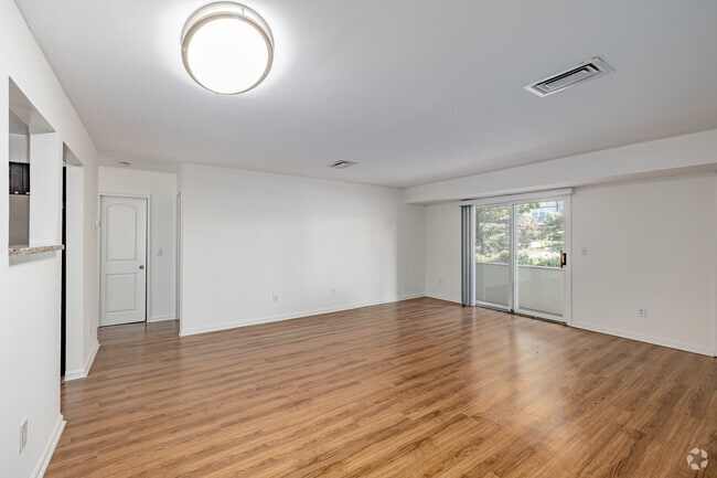 2BR, 2BA - 1,138SF - Living Room - Carriage House
