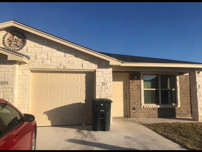 Foto del edificio - 1506 Golden Eagle Ct