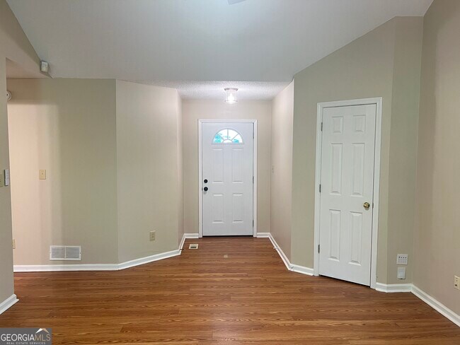 Foto del edificio - 217 Briarpatch Ct