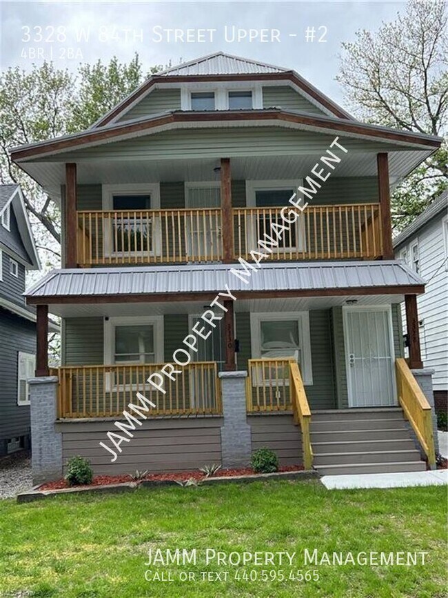 Foto del edificio - Newly Renovated 4 Bedroom Duplex unit in C...
