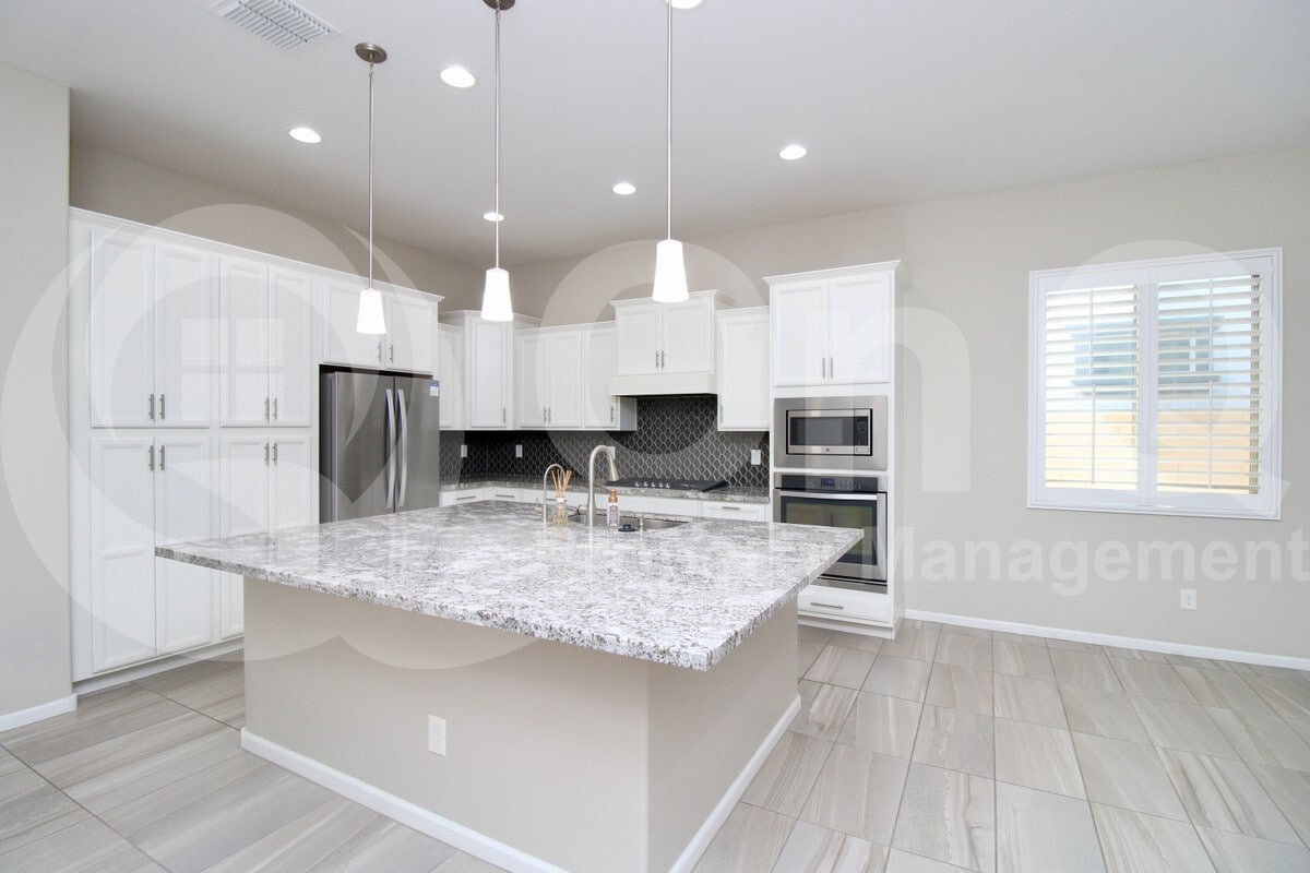 Primary Photo - 106 N Bay Dr